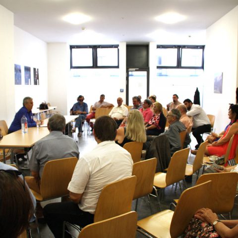 În timpul conferinței Alexandru Calinescu, publicist, critic și istoric literar "Trei decenii de speranțe, decepții și incertitudini".